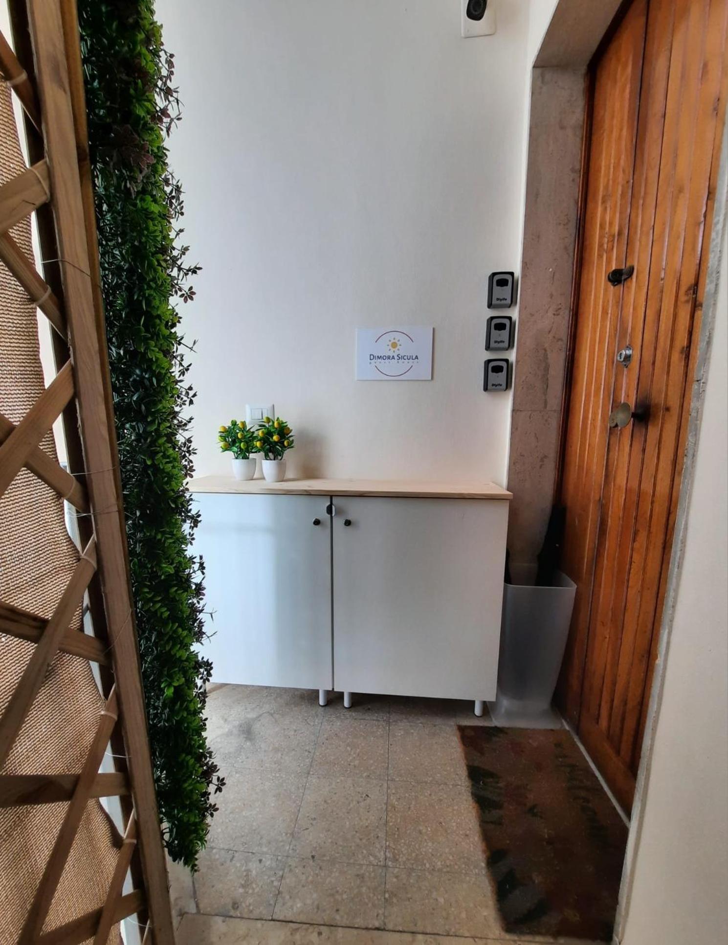 Dimora Sicula Guest House Катания Екстериор снимка